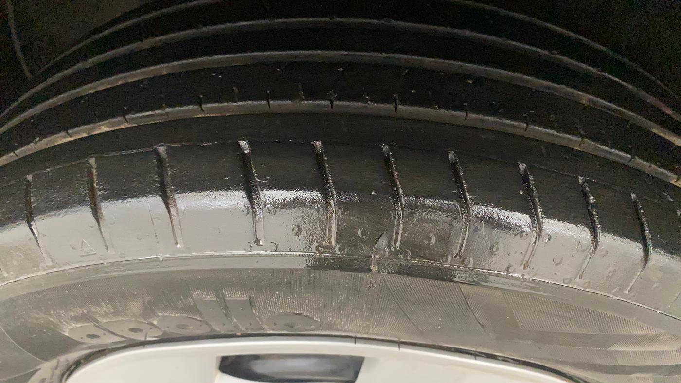 2022 Hyundai VENUE S+ 1.2, Petrol, Manual, 32,071 km, Left Front Tyre Tread