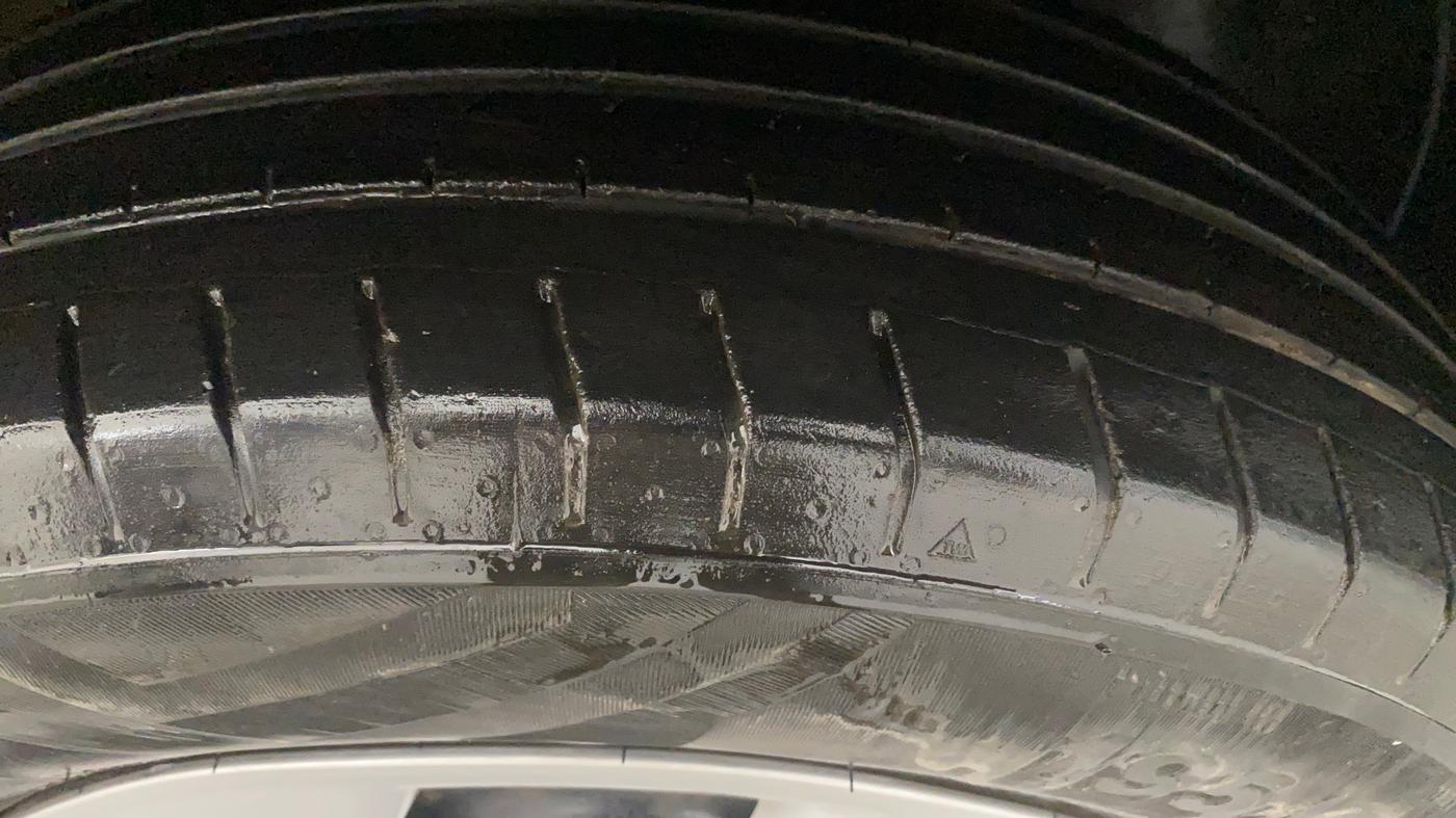2022 Hyundai VENUE S+ 1.2, Petrol, Manual, 32,071 km, Right Front Tyre Tread