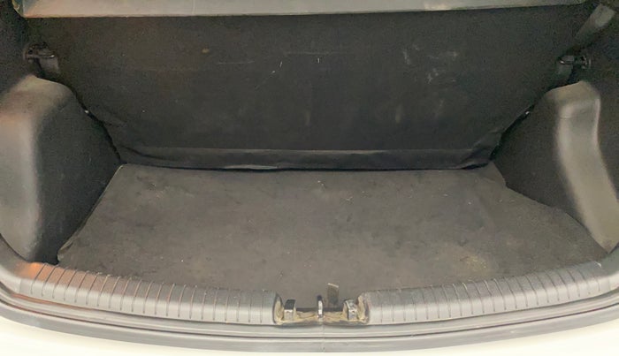 2016 Hyundai Grand i10 ASTA 1.2 KAPPA VTVT, Petrol, Manual, 57,194 km, Boot Inside