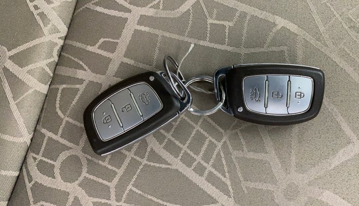 2016 Hyundai Grand i10 ASTA 1.2 KAPPA VTVT, Petrol, Manual, 57,194 km, Key Close Up