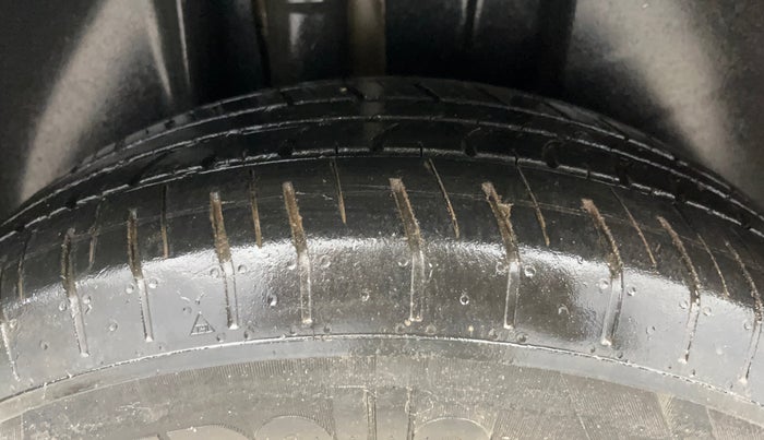 2022 Volkswagen TAIGUN COMFORTLINE 1.0 TSI MT, Petrol, Manual, 62,917 km, Right Rear Tyre Tread