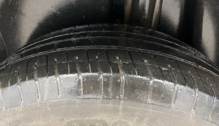 2022 Volkswagen TAIGUN COMFORTLINE 1.0 TSI MT, Petrol, Manual, 62,917 km, Left Rear Tyre Tread