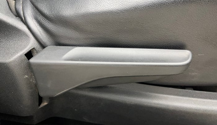 2022 Volkswagen TAIGUN COMFORTLINE 1.0 TSI MT, Petrol, Manual, 62,917 km, Driver Side Adjustment Panel