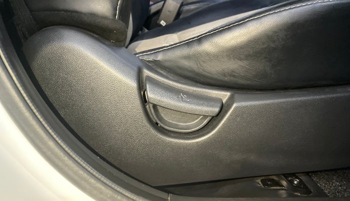 2019 Hyundai Grand i10 SPORTZ 1.2 KAPPA VTVT, Petrol, Manual, 67,074 km, Driver Side Adjustment Panel