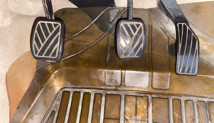 2016 Maruti Swift Dzire VXI, Petrol, Manual, 60,016 km, Pedals