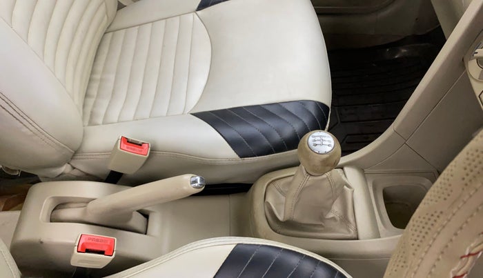 2016 Maruti Swift Dzire VXI, Petrol, Manual, 60,016 km, Gear Lever