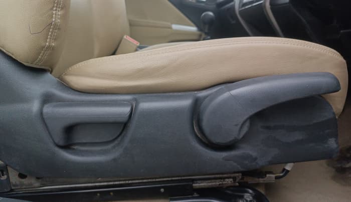 2014 Honda City 1.5L I-DTEC VX, Diesel, Manual, 90,995 km, Driver Side Adjustment Panel