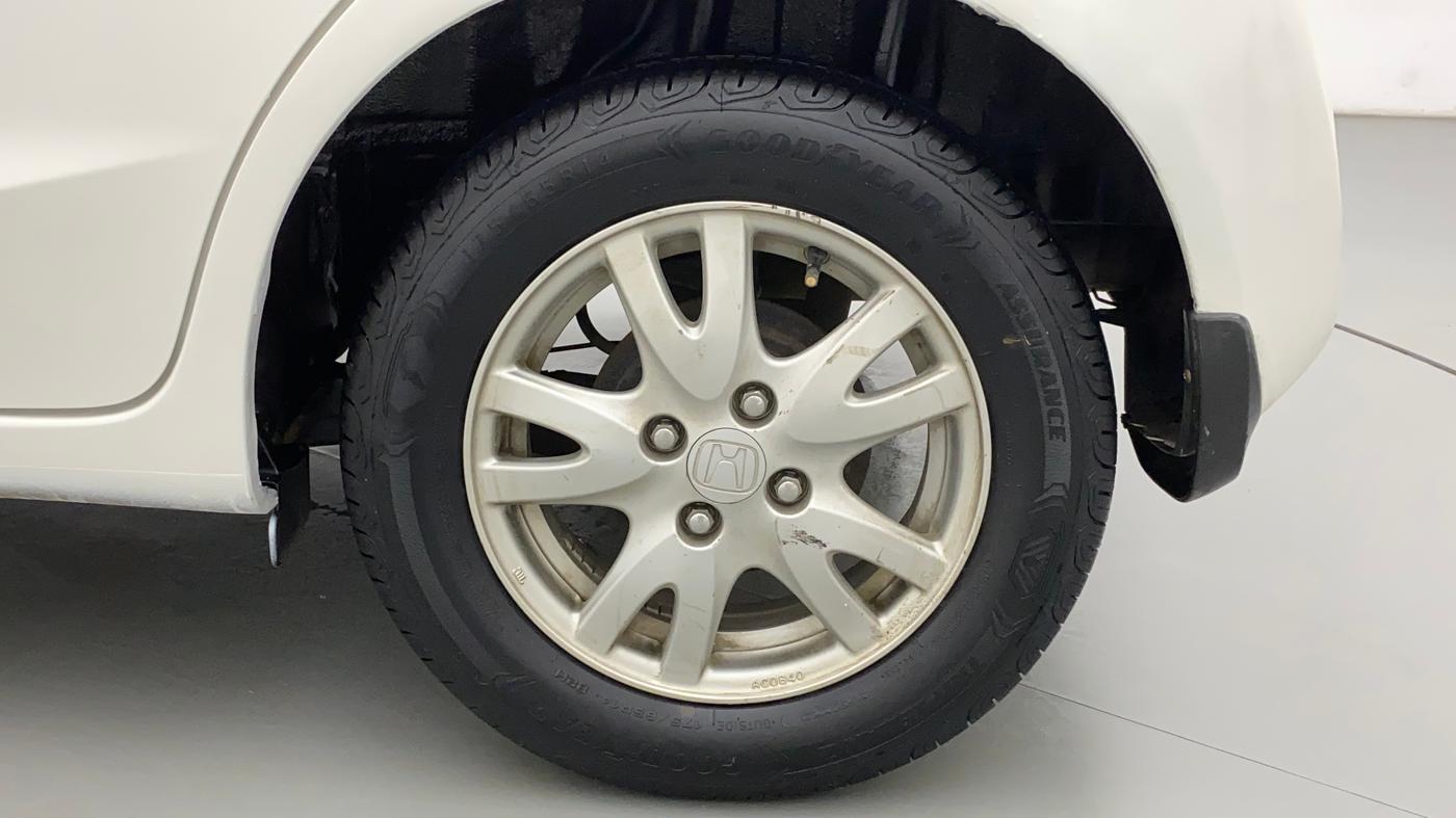 2015 Honda Brio VX AT, Petrol, Automatic, 38,437 km, Right Rear Wheel