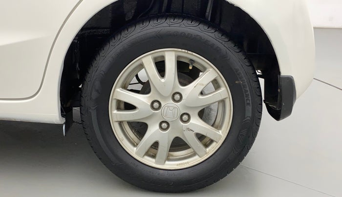 2015 Honda Brio VX AT, Petrol, Automatic, 38,437 km, Right Rear Wheel