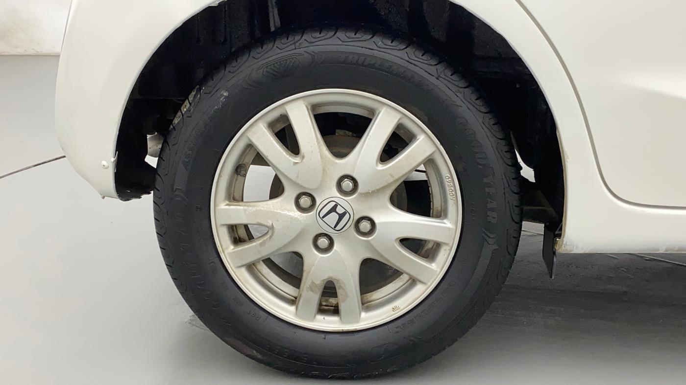 2015 Honda Brio VX AT, Petrol, Automatic, 38,437 km, Left Rear Wheel