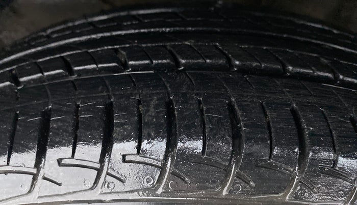 2017 Maruti Baleno DELTA 1.2 K12, Petrol, Manual, 19,538 km, Left Front Tyre Tread