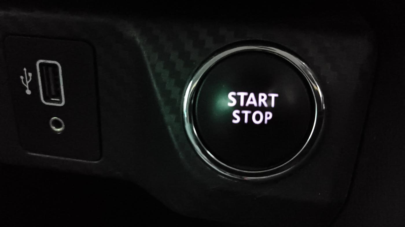 2019 Nissan Kicks XV PREMIUM O DUAL TONE DIESEL, Diesel, Manual, 1,06,457 km, Keyless Start/ Stop Button