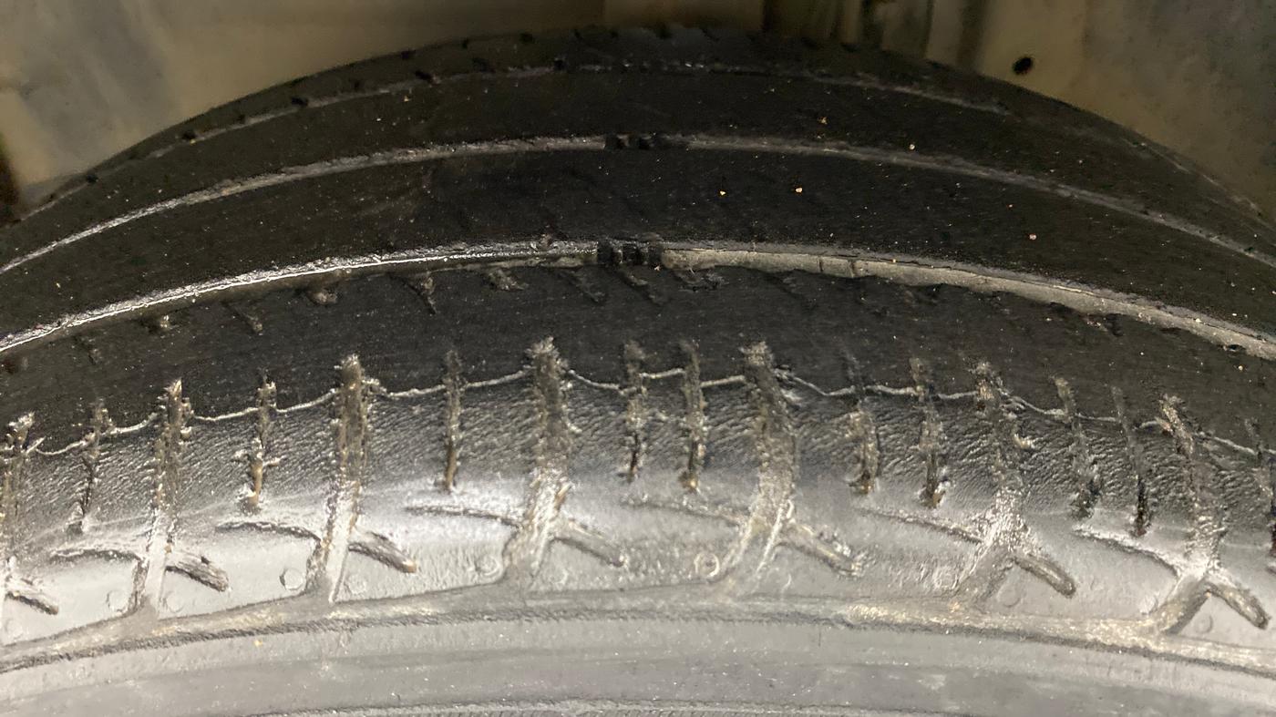 2020 Toyota YARIS J MT, Petrol, Manual, 42,247 km, Left Front Tyre Tread