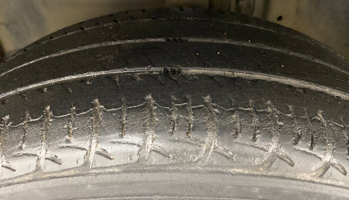 2020 Toyota YARIS J MT, Petrol, Manual, 42,247 km, Left Front Tyre Tread