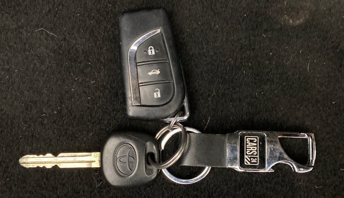 2020 Toyota YARIS J MT, Petrol, Manual, 42,247 km, Key Close Up
