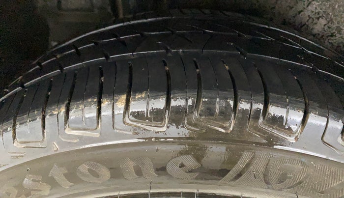 2014 Maruti Ertiga VXI, Petrol, Manual, 69,572 km, Right Rear Tyre Tread