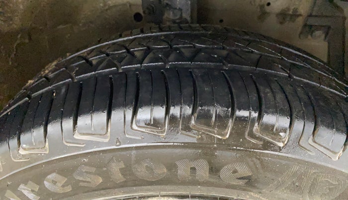 2014 Maruti Ertiga VXI, Petrol, Manual, 69,572 km, Right Front Tyre Tread