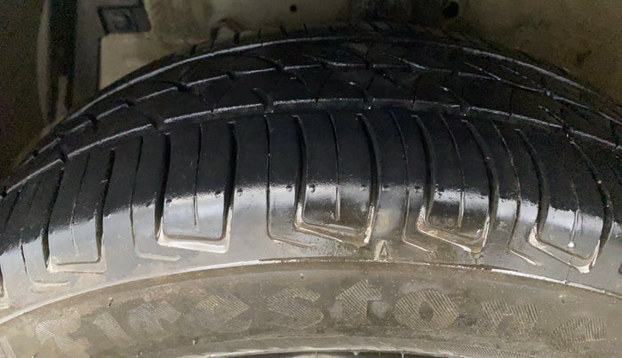 2014 Maruti Ertiga VXI, Petrol, Manual, 69,572 km, Left Front Tyre Tread