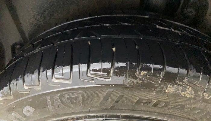2014 Maruti Ertiga VXI, Petrol, Manual, 69,572 km, Left Rear Tyre Tread