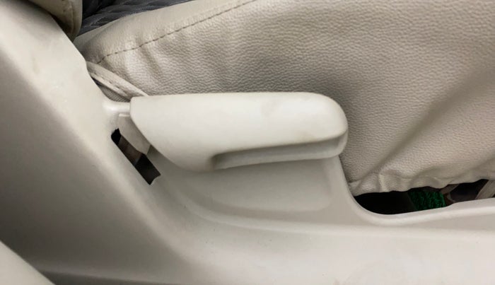 2014 Maruti Ertiga VXI, Petrol, Manual, 69,572 km, Driver Side Adjustment Panel