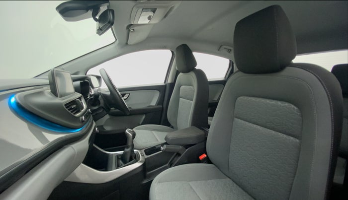 2020 Tata ALTROZ XZ DIESEL, Diesel, Manual, 35,197 km, Right Side Front Door Cabin