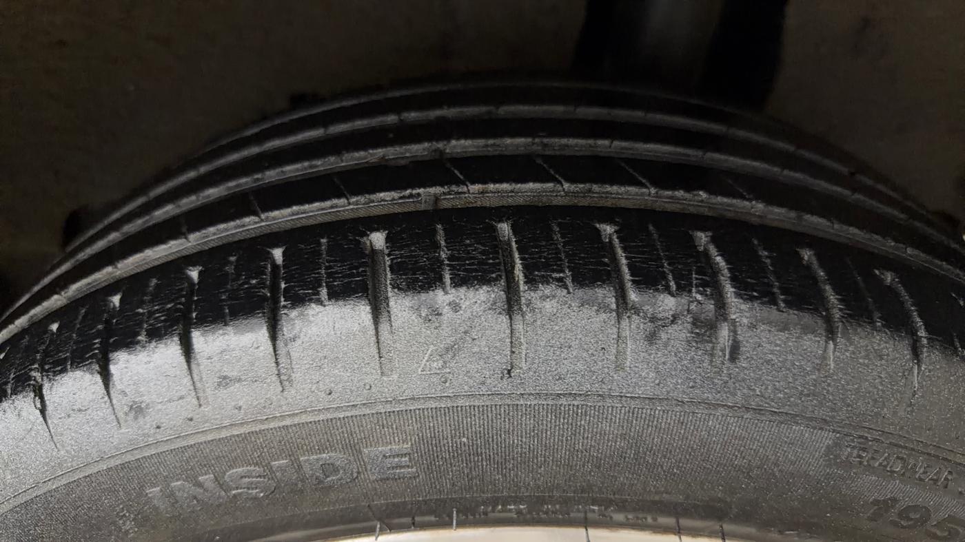 2019 Maruti Baleno ZETA PETROL 1.2, Petrol, Manual, 54,188 km, Left Rear Tyre Tread