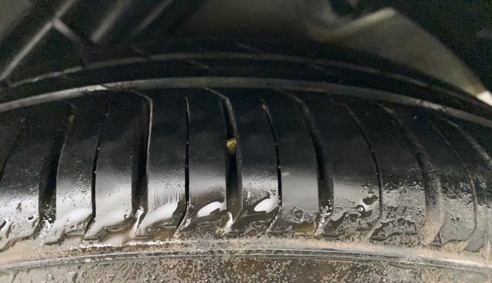 2011 Hyundai Verna FLUIDIC 1.4 VTVT, CNG, Manual, 37,023 km, Left Rear Tyre Tread