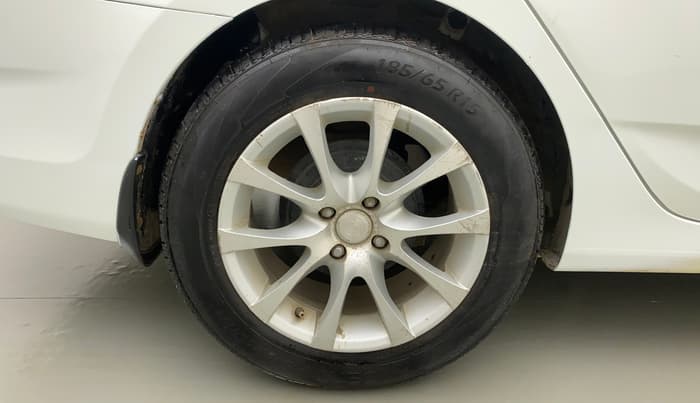 2011 Hyundai Verna FLUIDIC 1.4 VTVT, CNG, Manual, 37,023 km, Right Rear Wheel