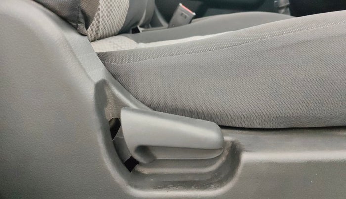 2014 Maruti Wagon R 1.0 LXI, Petrol, Manual, 51,625 km, Driver Side Adjustment Panel