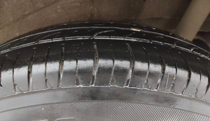2014 Maruti Wagon R 1.0 LXI, Petrol, Manual, 51,625 km, Left Rear Tyre Tread