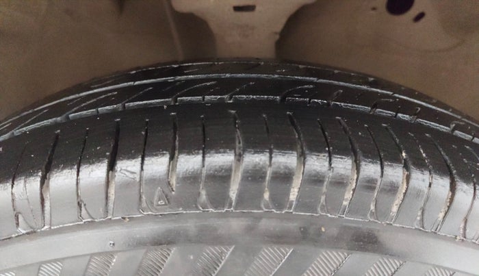 2014 Maruti Wagon R 1.0 LXI, Petrol, Manual, 51,625 km, Right Front Tyre Tread