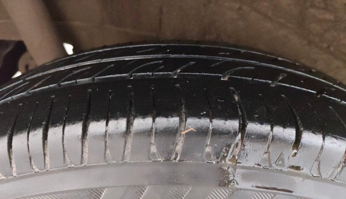 2014 Maruti Wagon R 1.0 LXI, Petrol, Manual, 51,625 km, Right Rear Tyre Tread