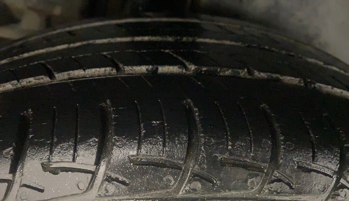 2015 Maruti Ciaz ZXI, Petrol, Manual, 74,839 km, Right Rear Tyre Tread
