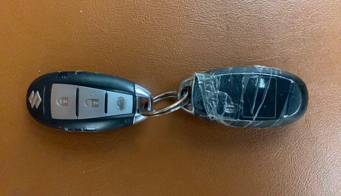 2015 Maruti Ciaz ZXI, Petrol, Manual, 74,839 km, Key Close Up