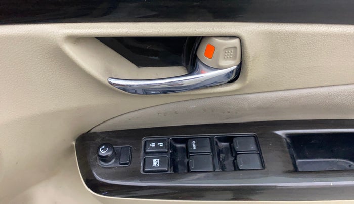 2015 Maruti Ciaz ZXI, Petrol, Manual, 74,839 km, Driver Side Door Panels Control
