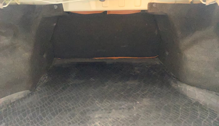 2015 Maruti Ciaz ZXI, Petrol, Manual, 74,839 km, Boot Inside