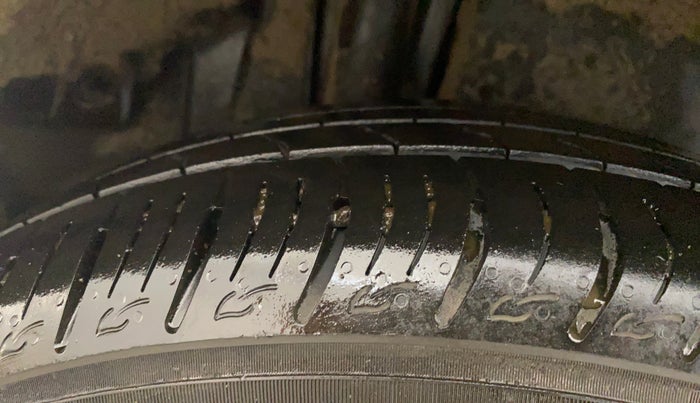 2017 Maruti S Cross SIGMA 1.3, Diesel, Manual, 53,181 km, Right Rear Tyre Tread
