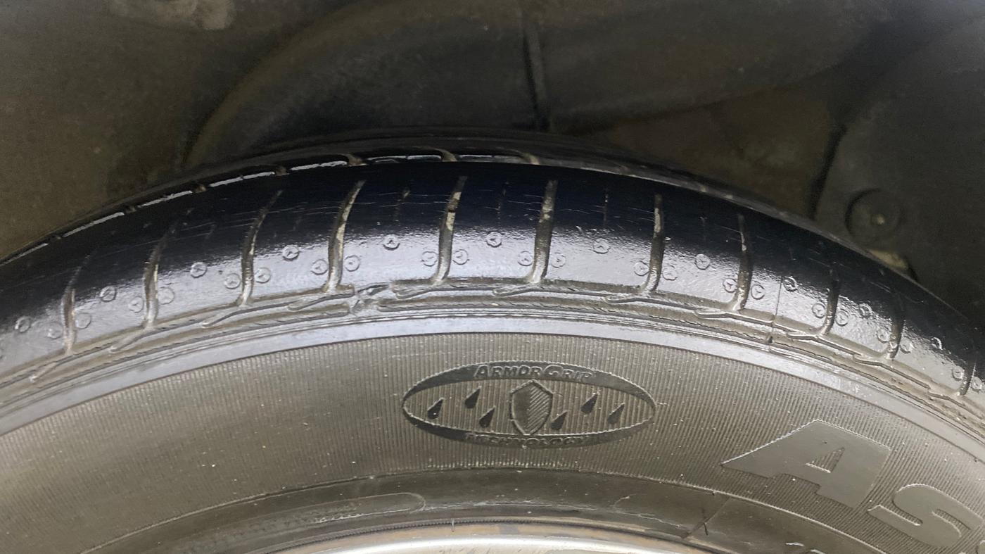 2014 Hyundai Verna FLUIDIC 1.4 VTVT, Petrol, Manual, 90,834 km, Left Rear Tyre Tread