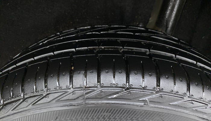2019 Maruti Vitara Brezza ZDI PLUS, Diesel, Manual, 41,265 km, Left Rear Tyre Tread