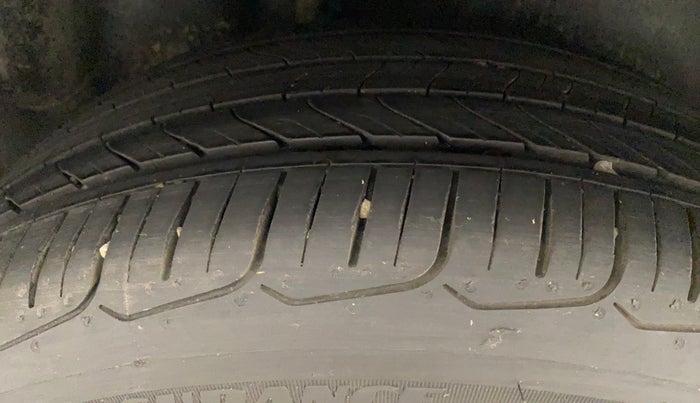 2019 Volkswagen Ameo HIGHLINE PLUS 1.5L AT 16 ALLOY, Diesel, Automatic, 59,802 km, Right Rear Tyre Tread
