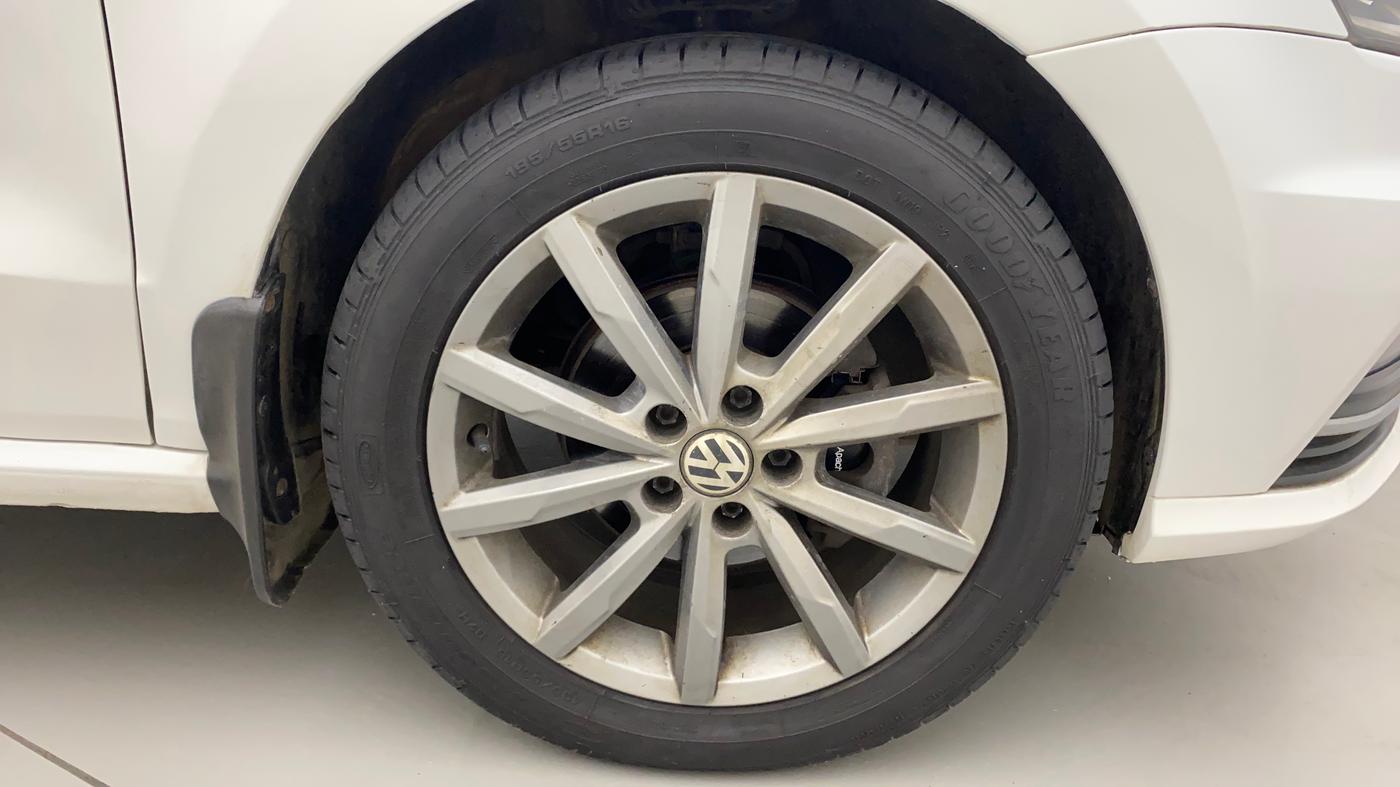 2019 Volkswagen Ameo HIGHLINE PLUS 1.5L AT 16 ALLOY, Diesel, Automatic, 59,802 km, Right Front Wheel