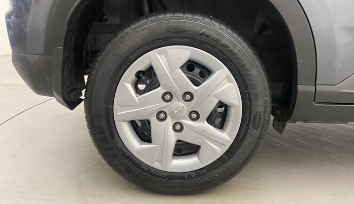 2021 Hyundai VENUE S 1.2, Petrol, Manual, 12,717 km, Right Rear Wheel