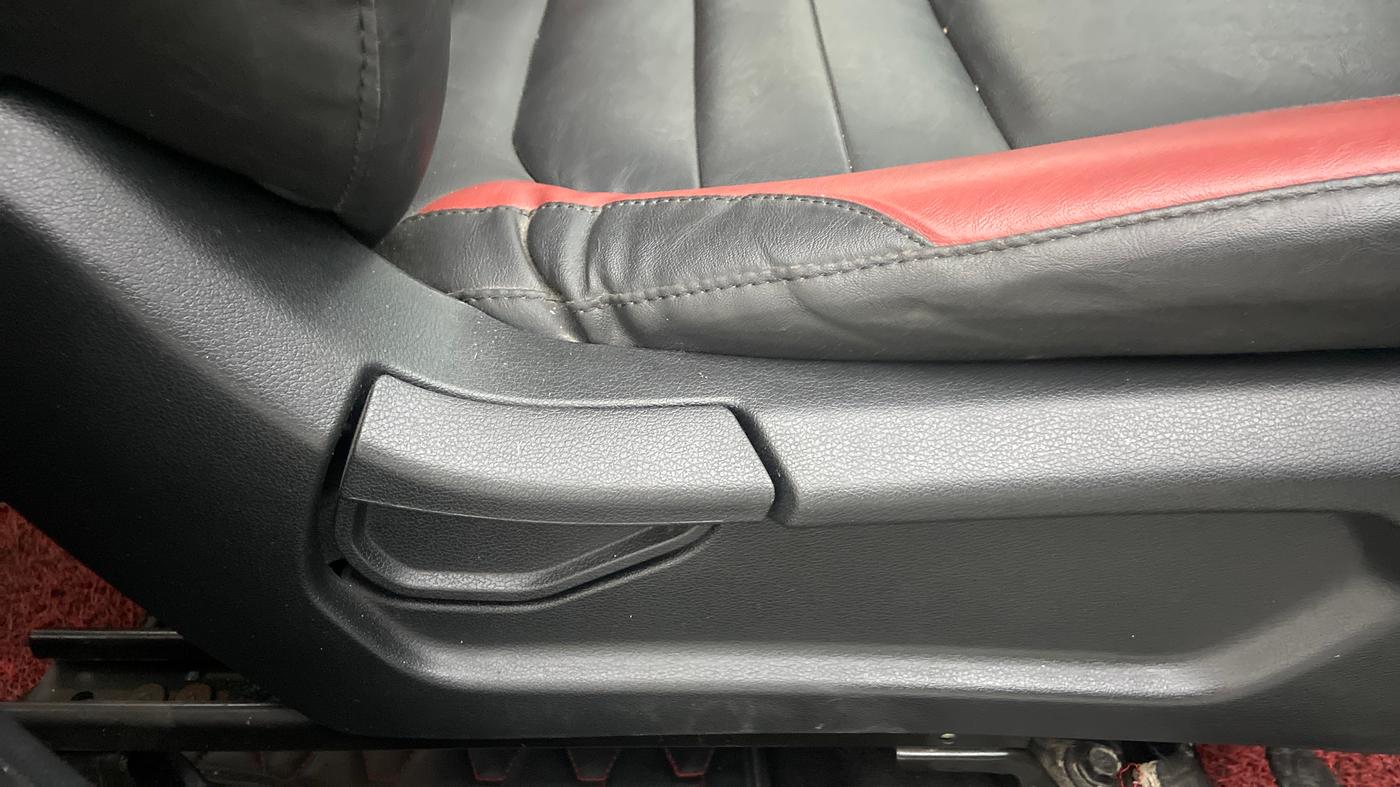 2021 Hyundai VENUE S 1.2, Petrol, Manual, 12,717 km, Driver Side Adjustment Panel