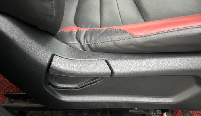 2021 Hyundai VENUE S 1.2, Petrol, Manual, 12,717 km, Driver Side Adjustment Panel