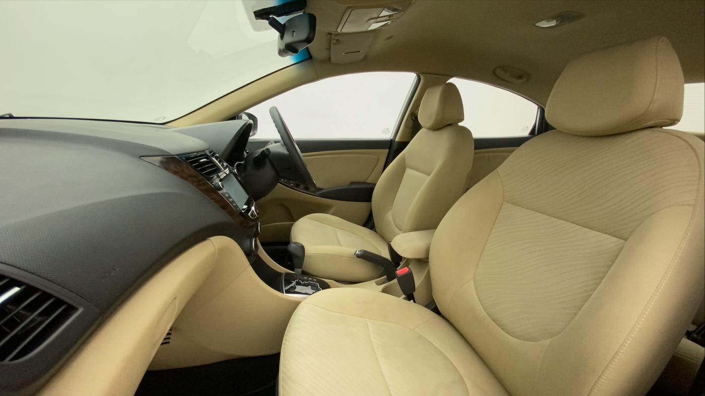 2016 Hyundai Verna 1.6 VTVT SX AT, Petrol, Automatic, 26,786 km, Right Side Front Door Cabin