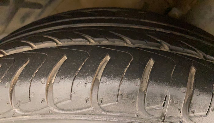 2014 Ford Ecosport TITANIUM 1.5L DIESEL, Diesel, Manual, 83,714 km, Right Front Tyre Tread