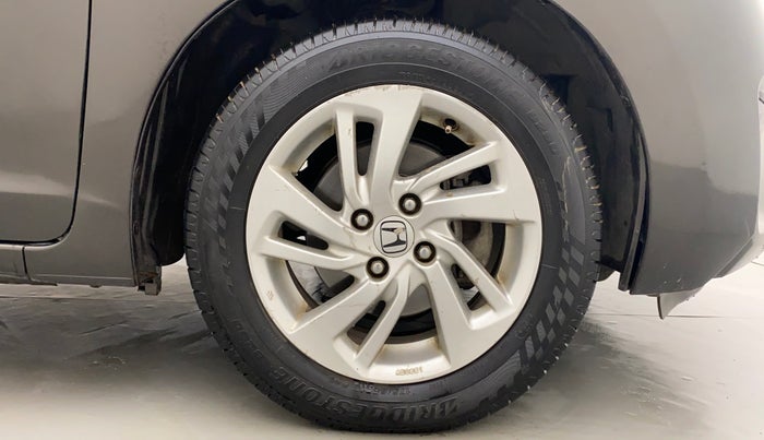 2017 Honda Jazz 1.2 V AT, Petrol, Automatic, 60,716 km, Right Front Wheel
