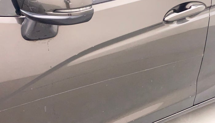 2017 Honda Jazz 1.2 V AT, Petrol, Automatic, 60,716 km, Front passenger door - Minor scratches