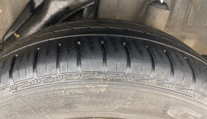 2013 Honda Brio V MT, Petrol, Manual, 41,753 km, Left Rear Tyre Tread