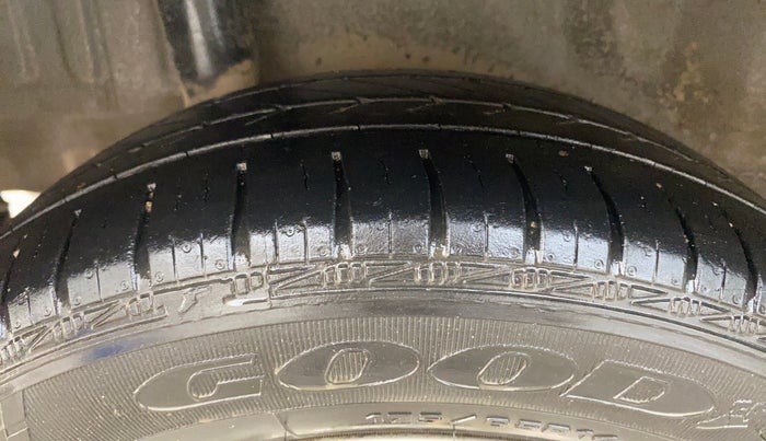 2013 Honda Brio V MT, Petrol, Manual, 41,753 km, Right Rear Tyre Tread